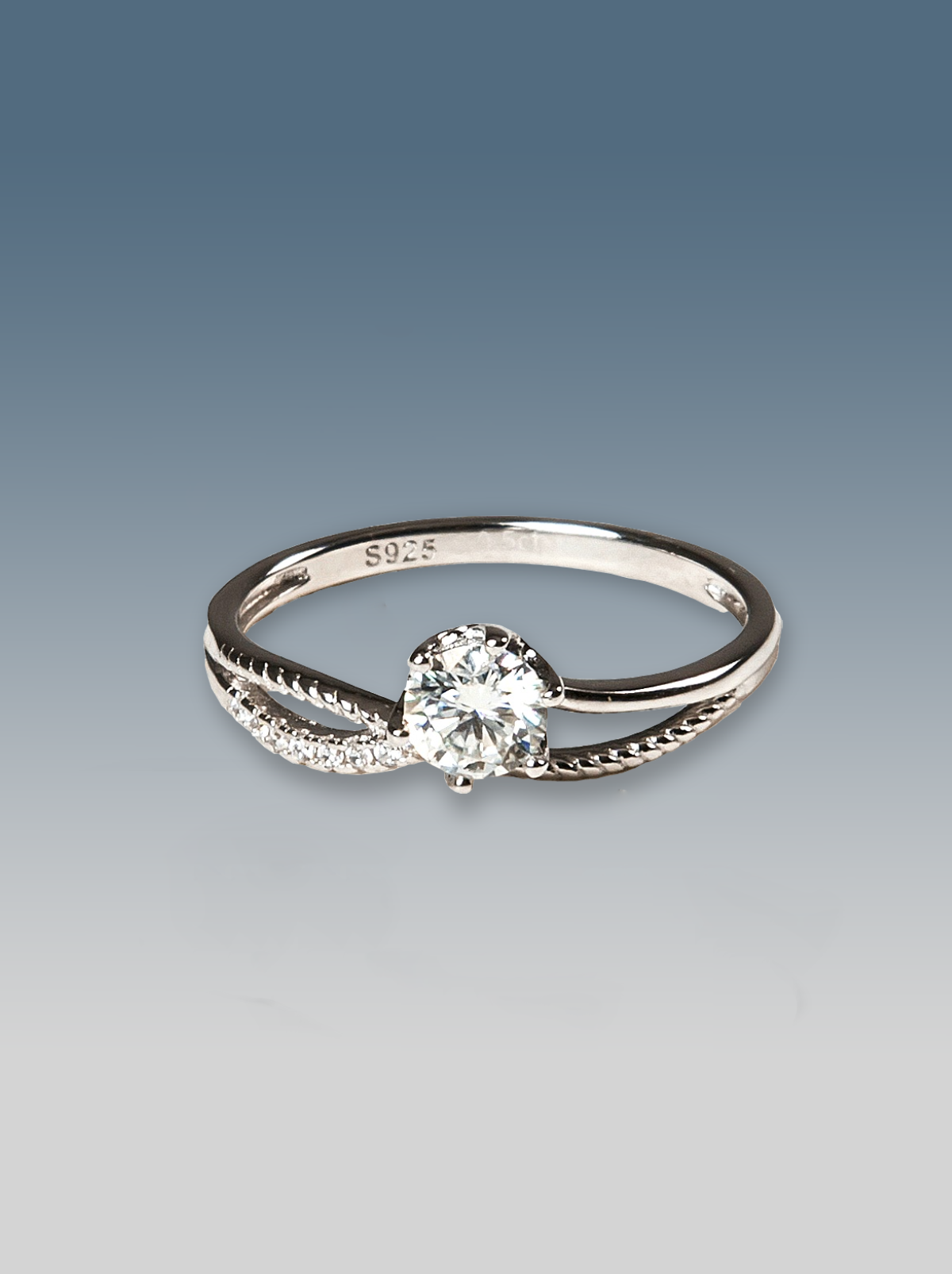 Anello A Fasce Intrecciate