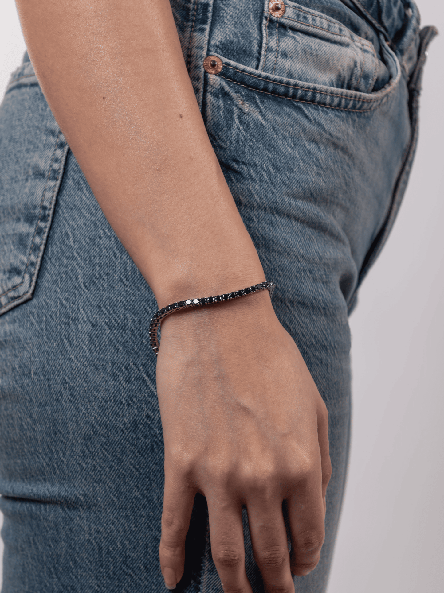 Schwarzes silbernes Tennisarmband 3 mm