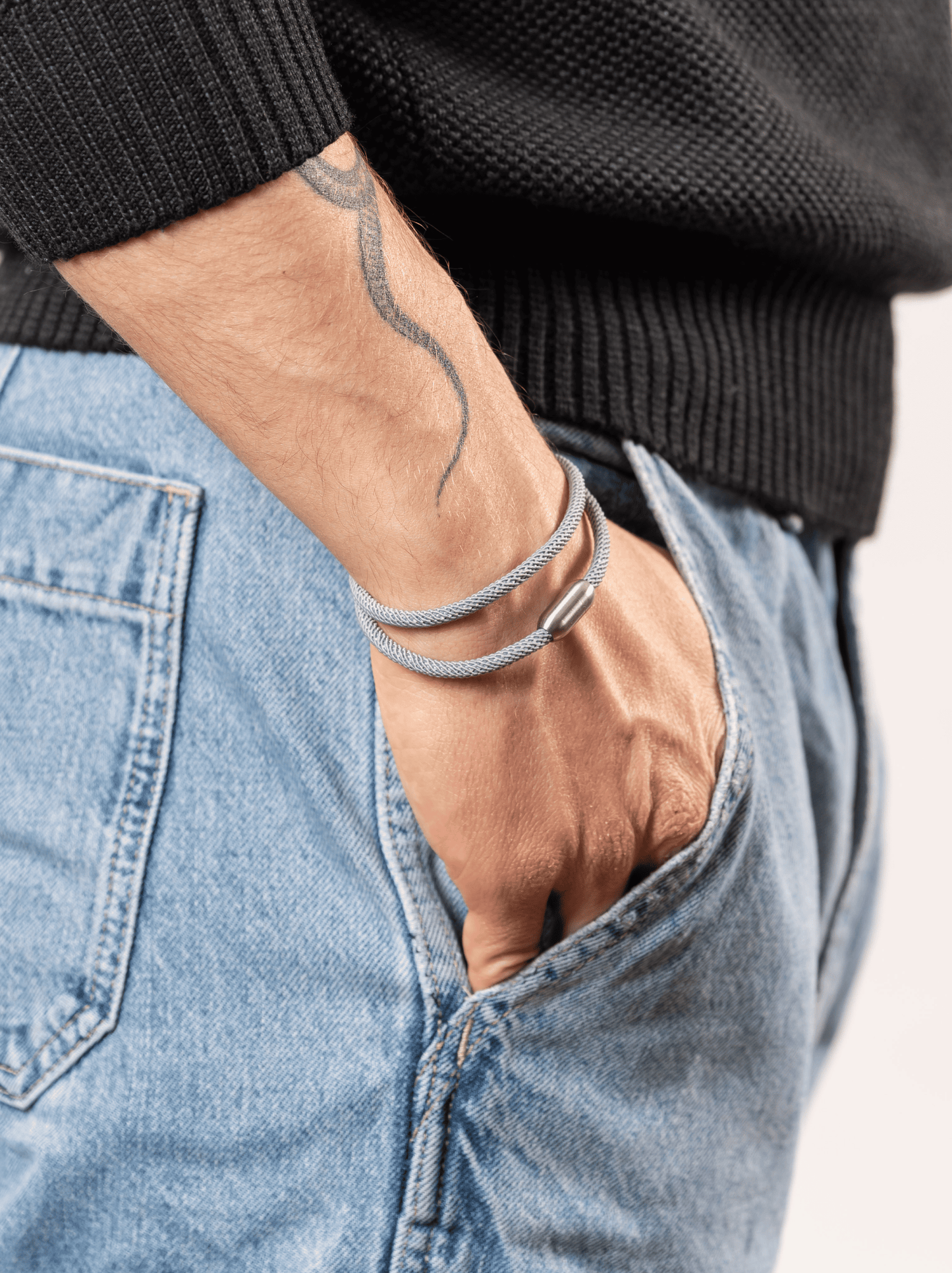 Graues Seil-Magnetarmband