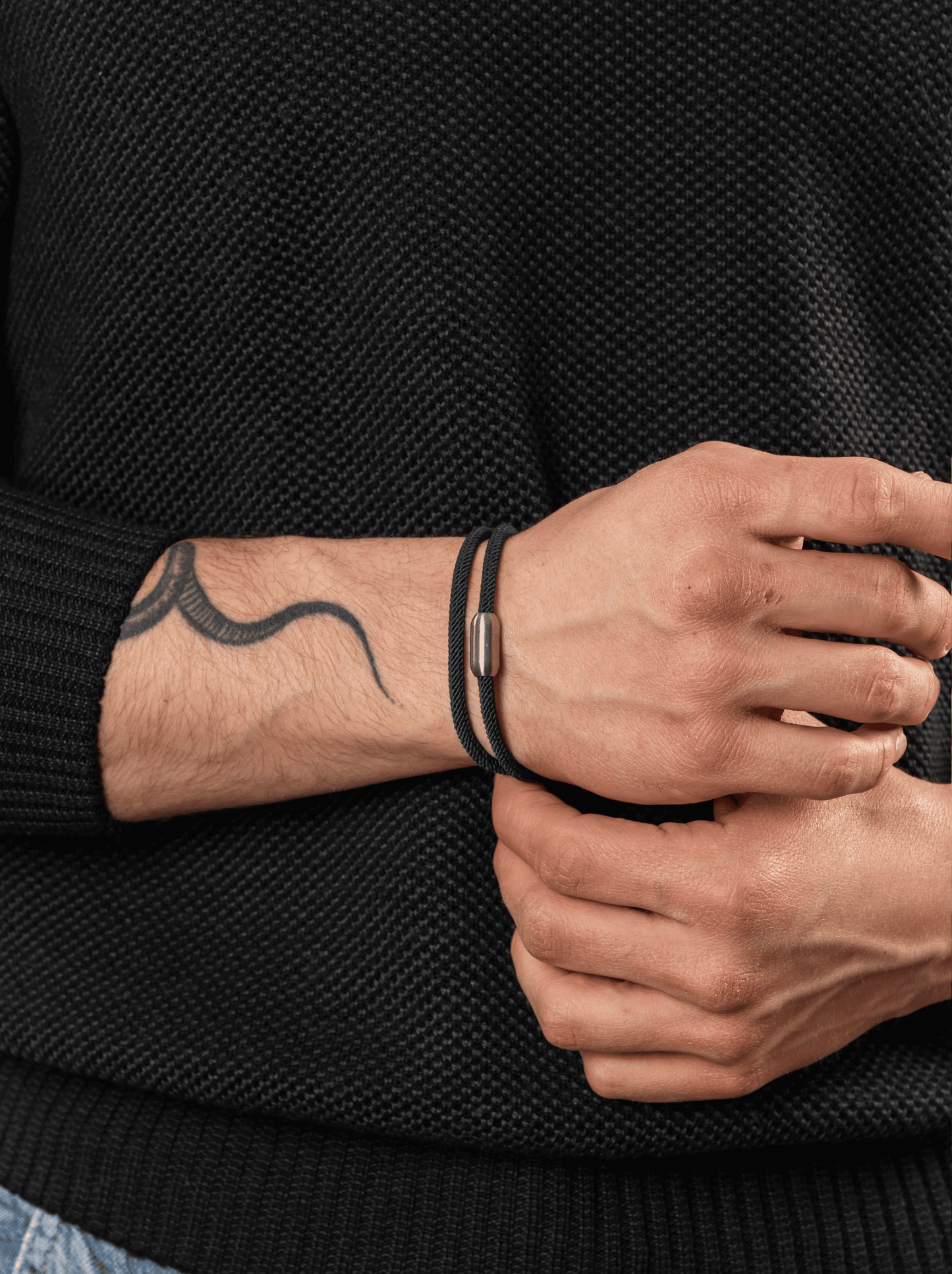 Blaues Magnetseilarmband