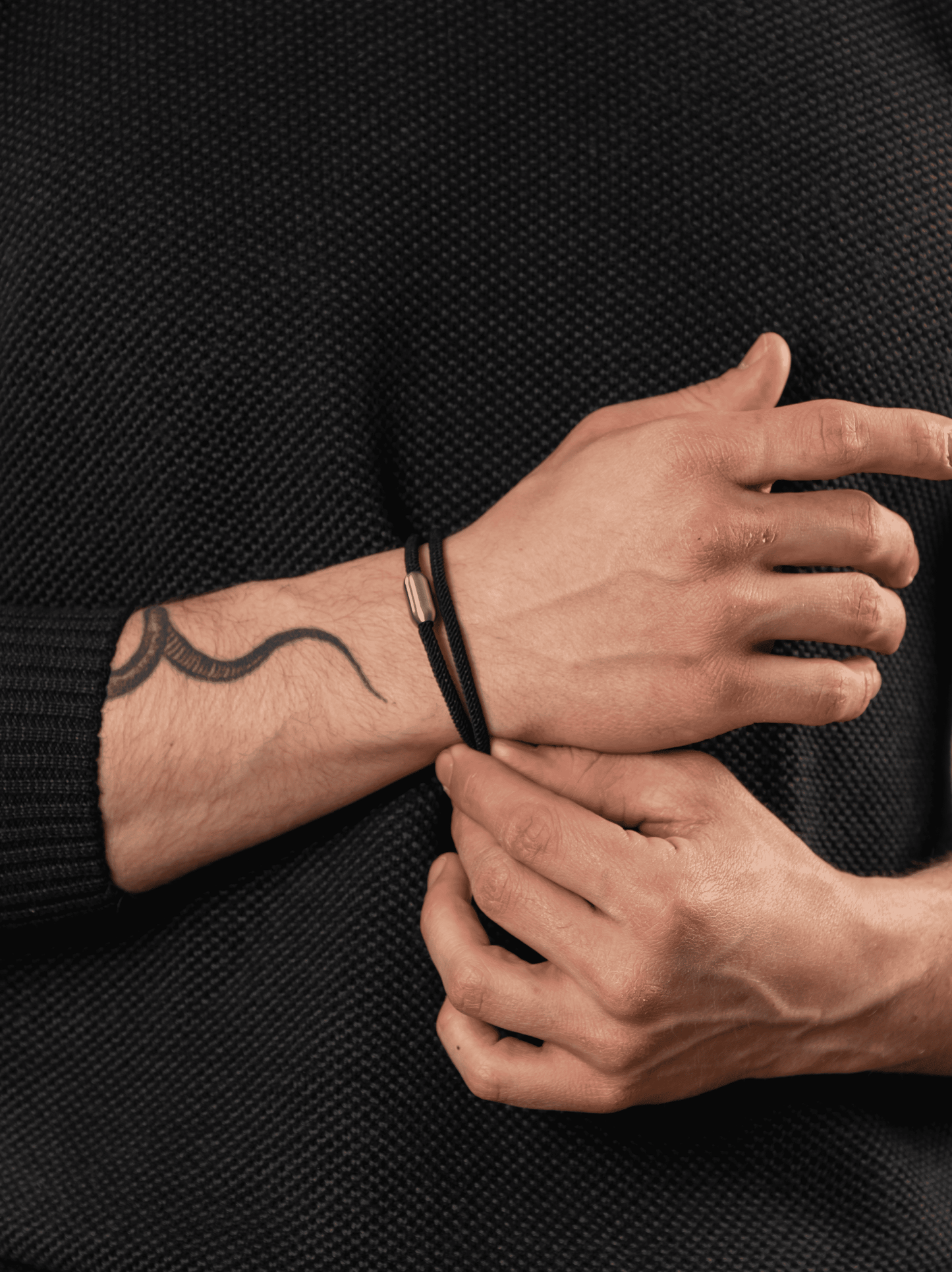 Schwarzes Seil-Magnetarmband