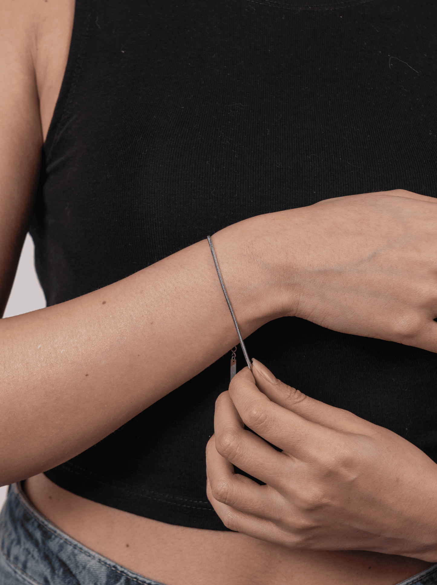 Minimalistisches Snike-Armband in Silber